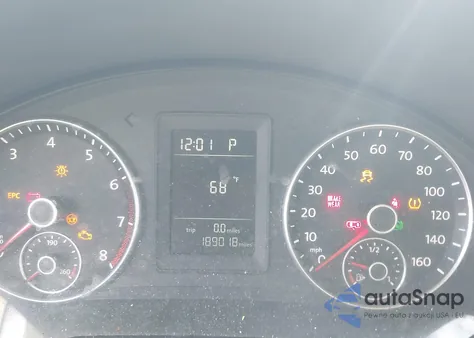 2010 Volkswagen Jetta Limited Edition z USA, uszkodzony, nr VIN 3VWRZ7AJ7AM158036